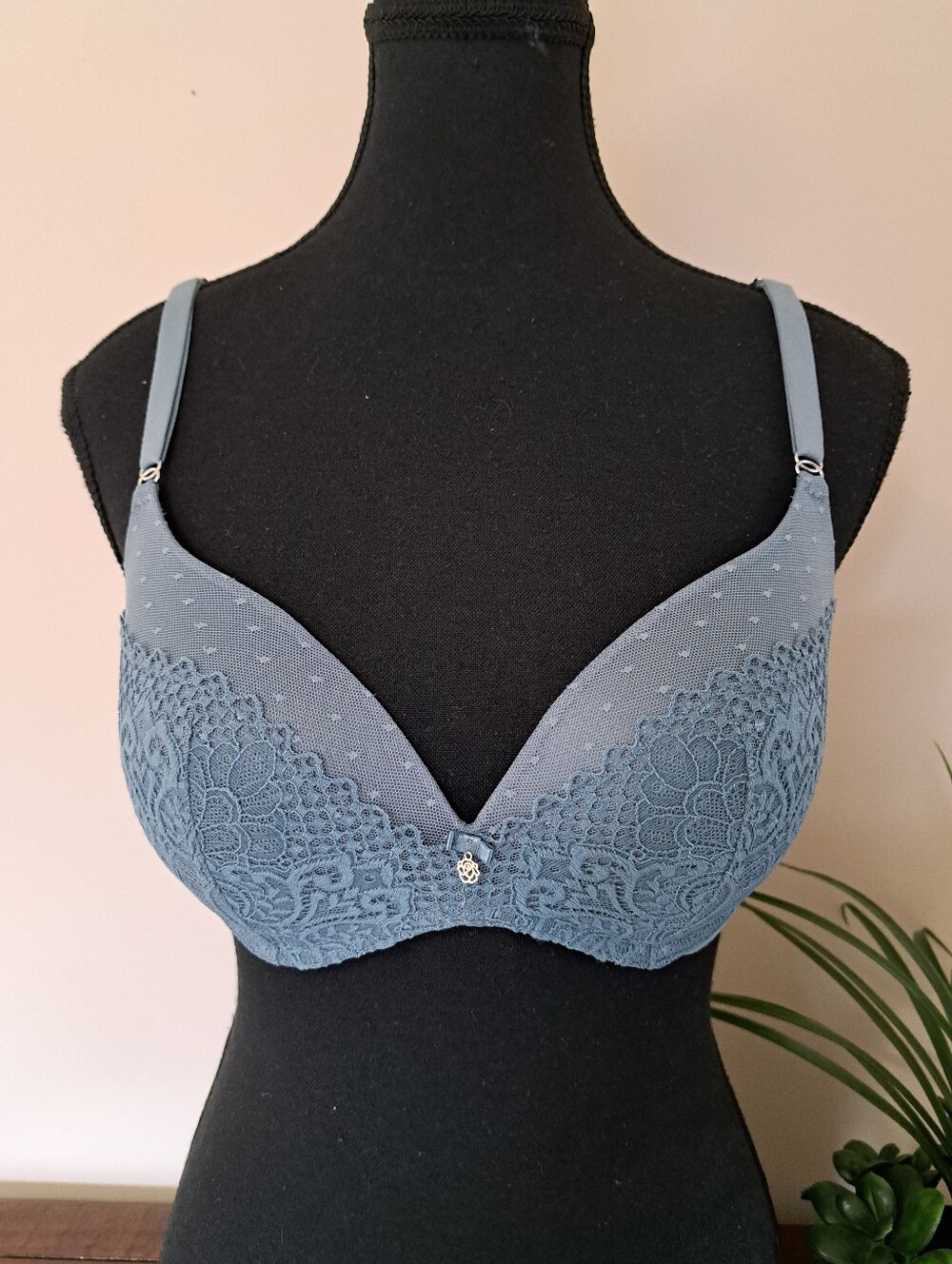 La Vie En Rose Sleekback Bra Sage Green Size 34B Lace Polka-dot Wireless Feminin